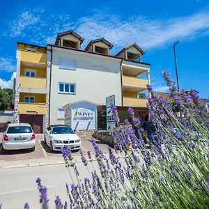 Monsena 4*, Rovinj Horvátország